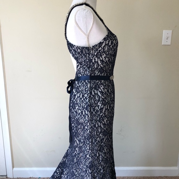 🎈Blue White Lace Jeweled Halter Dress w/ Belt - Picture 2 of 8